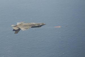 F-35s notch up 100K hours